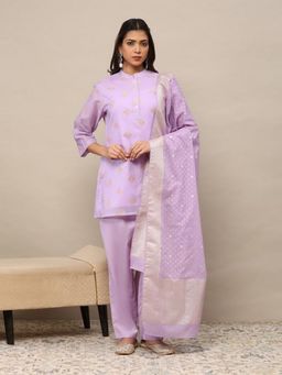 Garden VARELI - Women’s Purple Silk Blend Jacquard Woven Kurta With Pant And Dupatta