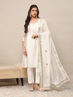Garden VARELI - Women’s White Pure Cotton Embroidered Kurta With Pant And Dupatta
