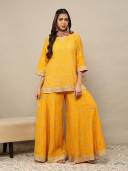 Garden VARELI - Women Cotton Blend Embroidered Kurta With Sharara And Dupatta