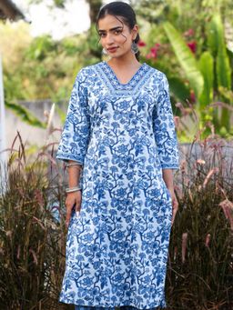 ARAMYA - Women Blue Soft Cotton Straight Floral Print Kurta