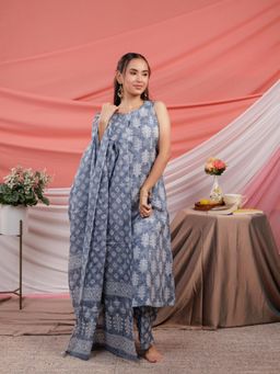 Yufta - Grey Ethnic Motifs Cotton A Line Kurta with Pant and Dupatta (Set of 3)