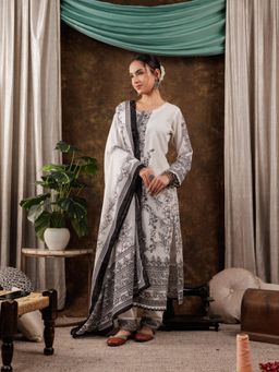 Yufta - Off White Cotton Ethnic Motifs Straight Kurta with Dupatta and Pant (Set of 3)