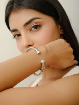 METALM - 925 Silver Cuff Bangle With Pave Set Cz Diamonds In Ribbed Pattern