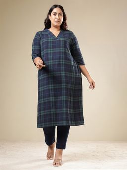 Amydus - Plus Size Navy and Green Check Cotton Flannel V Neck Kurta