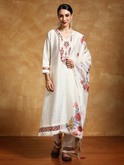 KSUT - Off White Women Embroidered Yoke Floral Motif Buta Kurta with Pant & Dupatta