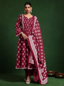 KSUT - Red Women Ethnic Jaipuri Printed Pintuck Yoke Kurta with Pant & Dupatta