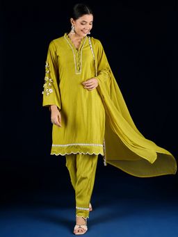 KSUT - Green 3D Work On The Sleeves Paired with Solid Kurta with Pant & Dupatta