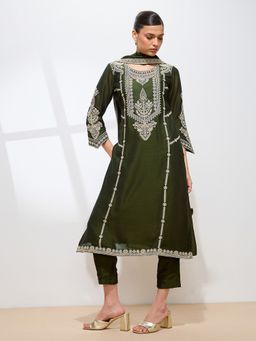 Shaily - Women Green Silk Blend Embroidered Kurta with Pant with Dupatta