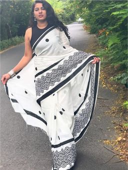 Anjaneya Sarees - Women White Printed Saree with Unstitched Blouse