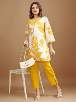 Tikhi Imli - Yellow and White Hakoba Printed Kurta with Pant (Set of 2)