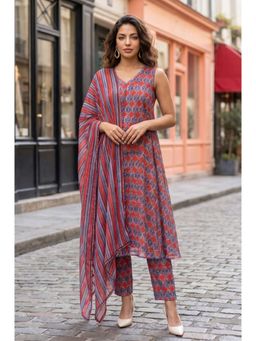 W - Red Printed V-Neck Kurta Pant with Dupatta