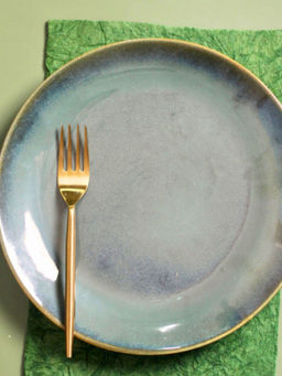 WEAVING HOMES - Metallic Green Quarter Plate