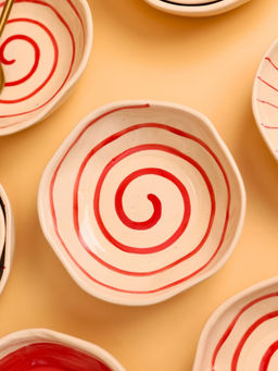 WEAVING HOMES - Red & White Spiral Bowl