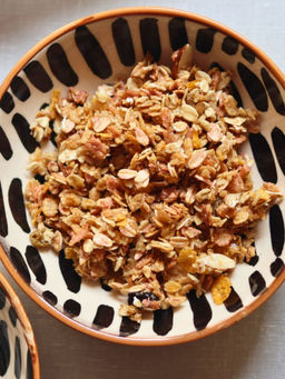 WEAVING HOMES - Striped Cereal Serving Bowl