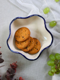 WEAVING HOMES - White & Blue Curvy Bowl
