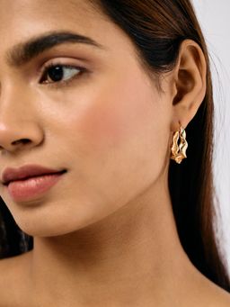 Pipa Bella by Nykaa Fashion - Gold Twisted Metal Hoop Earrings