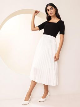 FableStreet - Pleated Flared Midi Skirt - White