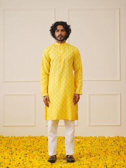Jompers - Men Lemon and White Floral Printed Kurta with Pyjama