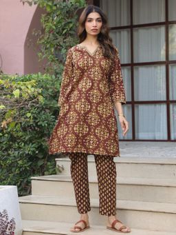 Gahan - Brown Floral Handblock Printed Cotton Kurta with Pant