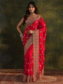 Red color option, Sold out, Currently selected