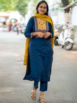 Gahan - Womens Teal Rayon Blend Solid Straight Kurta and Pant with Dupatta