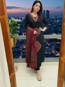 Gahan - Womens Black Rayon Blend Printed Straight Kurta and Pant with Dupatta