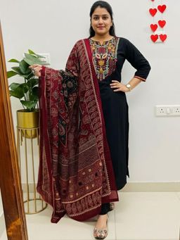 Gahan - Womens Black Rayon Blend Embroidered Straight Kurta and Pant with Dupatta