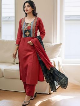 Gahan - Womens Red Rayon Blend Solid Straight Kurta and Pant with Dupatta