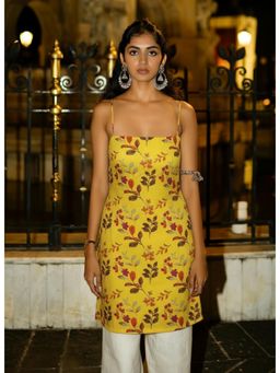Gahan - Womens Yellow Rayon Blend Printed Straight Short Kurti
