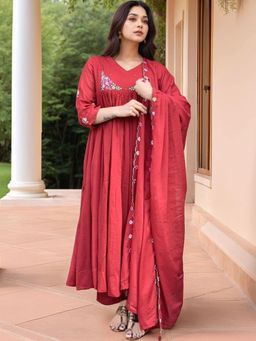 Gahan - Womens Red Rayon Blend Solid Anarkali Kurta & Pant with Dupatta