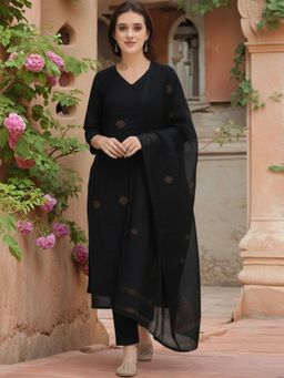 Gahan - Womens Plus Size Black Rayon Blend Printed Straight Kurta and Pant with Dupatta