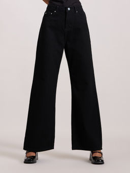 MIXT by Nykaa Fashion - Black Solid Straight Fit Washed Denim Pant