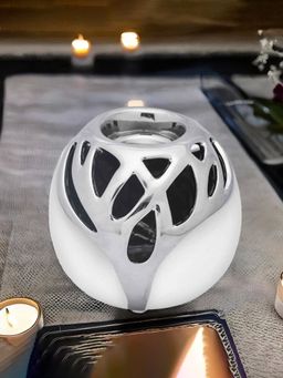 At Home by Nilkamal - Leafy Round Votive Candle Holder White & Silver