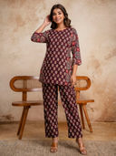 Maroon color option, Currently selected