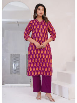 Anurang - Women Paisley Printed Pure Cotton Magenta Kurta With Pant