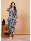 Black color option, Sold out, Currently selected