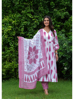 Meera Fab - Women Pink Anarkali Kurta With Pants & Dupatta