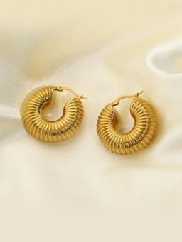 Peachy Accessories - Classic Line Patterned Hoop Earrings 18K Gold Plated