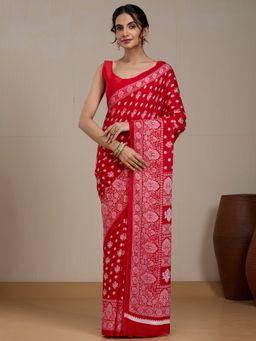 Vervee Couture - Red Georgette Floral Printed Saree and Unstitched Blouse