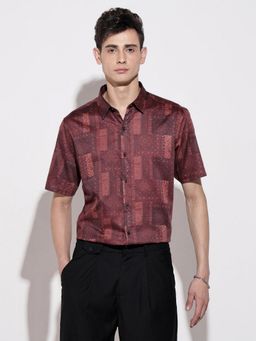 SHOWOFF - Men Abstract Maroon Regular Fit Shirt