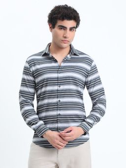 SHOWOFFFF - Men Striped Olive Regular Fit Shirt