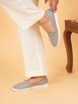 Sherrif Shoes - Women Grey Casual Solid Ballerinas