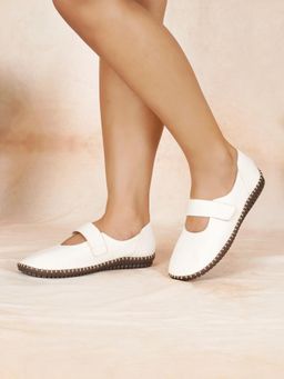 Sherrif Shoes - Women White Casual Solid Ballerinas