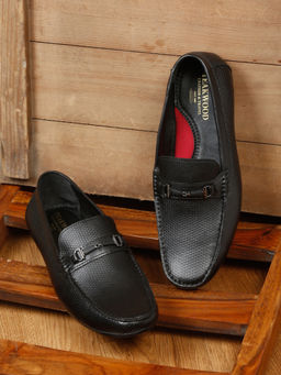 Teakwood - Men Black Textured Leather Loafers