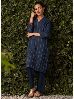 Lakshita - Women Navy Blue Monochrome Cotton Kurta