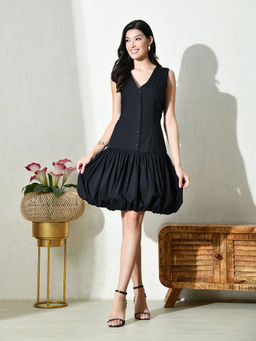 Ikonic Klaer - Women Black Solid V-Neck Dress