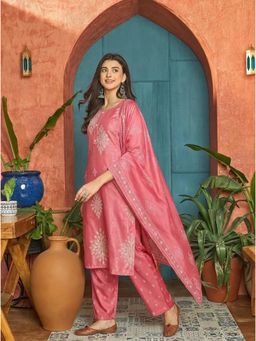 Gahan - Women Silk Kurta With Pant And Muslin Dupatta - Pink
