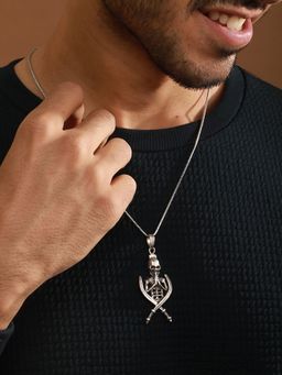 Priyaasi - Bold By Priyaasi Sworded Skeleton Silver-Plated Pendant Chain for Men
