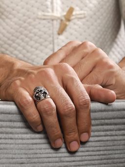 Priyaasi - Bold By Priyaasi Crowned Skull Silver-Plated Ring for Men