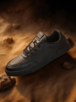 Off Limits - Men Bomba Bandt Sneakers